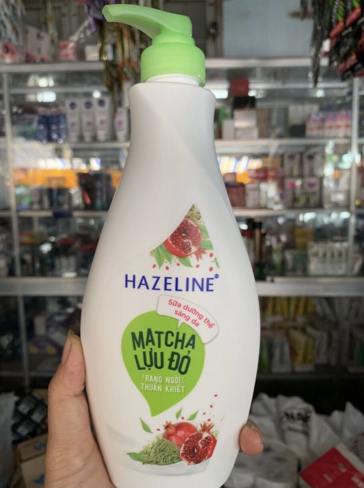 Sữa dưỡng thể Hazeline matcha lựu đỏ 370ml
