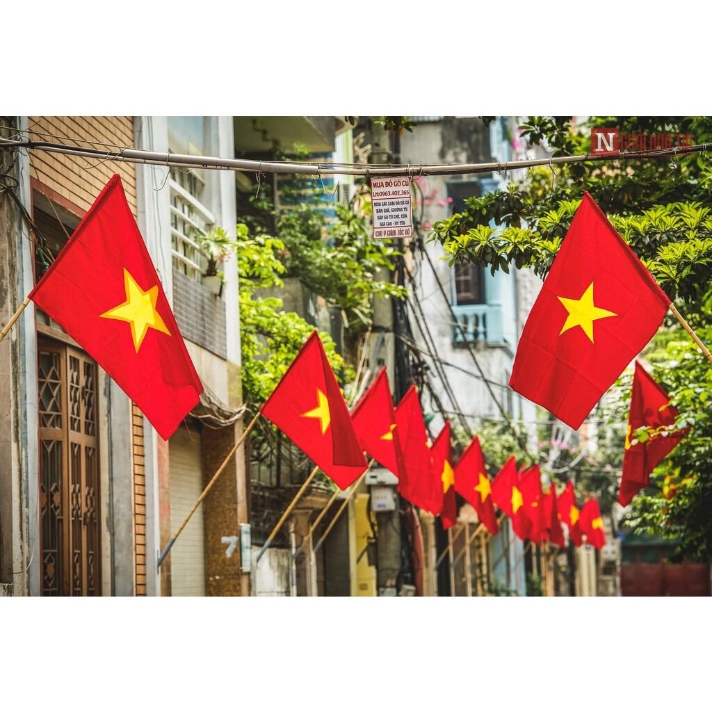 1 lá cờ tổ quốc 70x 105 cm- chất vải satank bóng