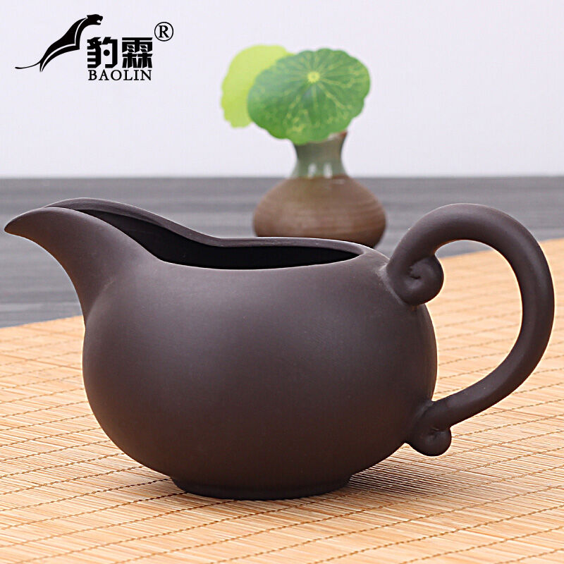 Cốc rót tử sa cốc chia trà liền lọc trà cốc chia trà bộ đồ trà gốm sứ bộ lọc trà hoàn toàn thủ công đất sét tím mini