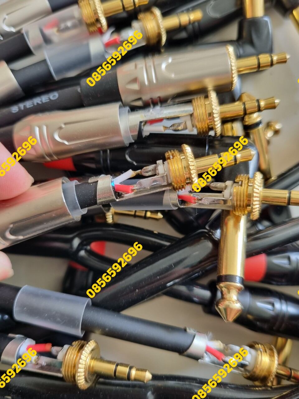 Dây tín hiệu jack 3.5mm ra 2 jack 6mm cong