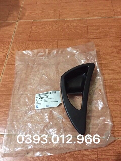 ỐP TAY MỞ CỬA TRONG DAEWOO NUBIRA