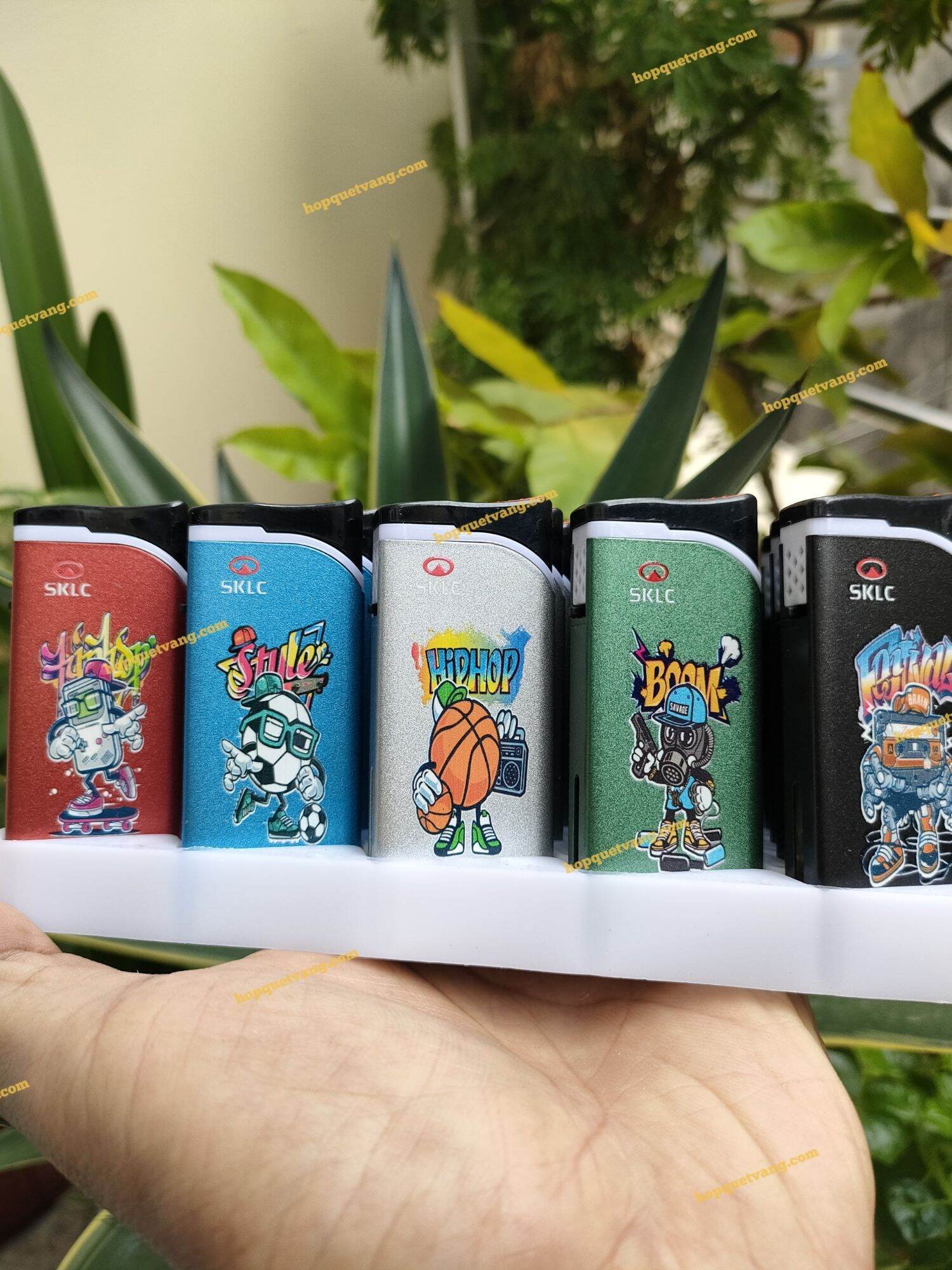 Combo 5 Hột quẹt / Bật lửa tia xanh vỏ kim loại nhám in hoạ tiết vui nhộn.