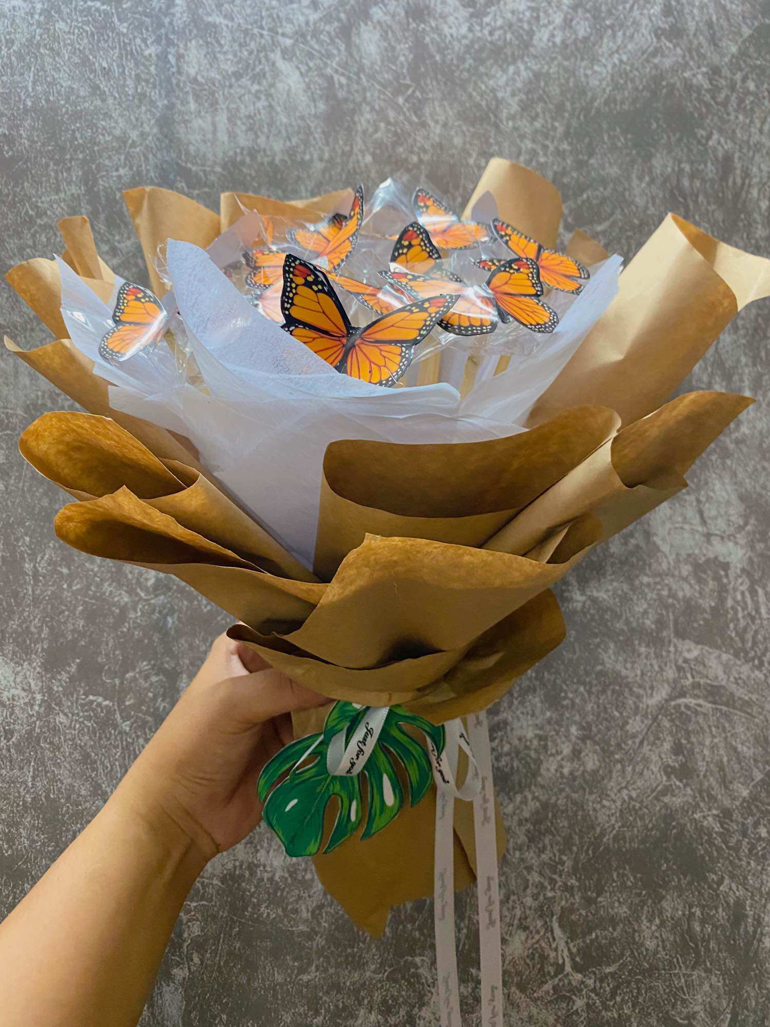 Bó hoa bươm bướm tặng bạn gái, người yêu , tặng sinh sinh Nhật , bó hoa phát sáng.