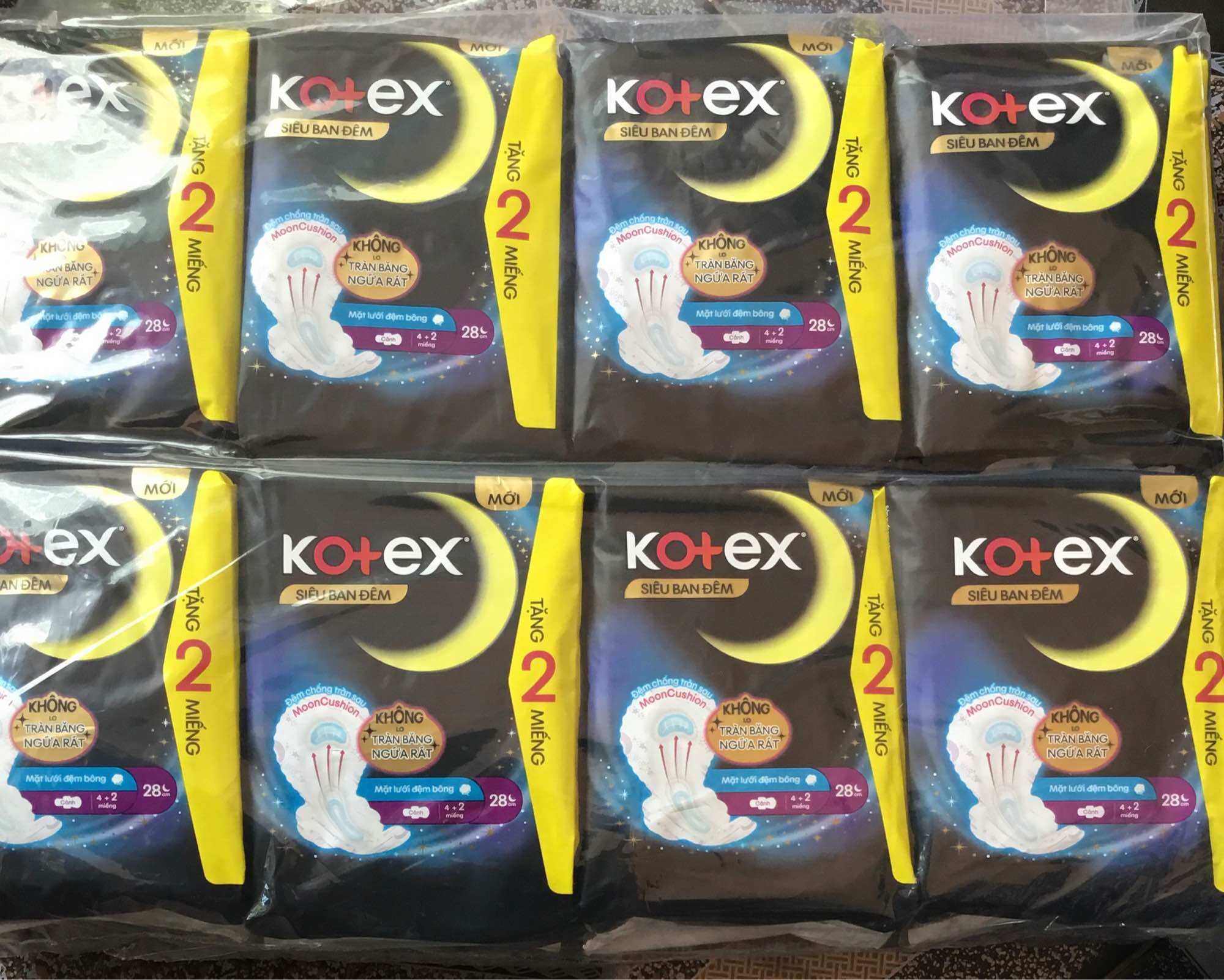 - combo 8 gói băng vệ sinh kotex siêu ban đêm 28cm - mỗi gói 4 miếng -hsd luôn mới