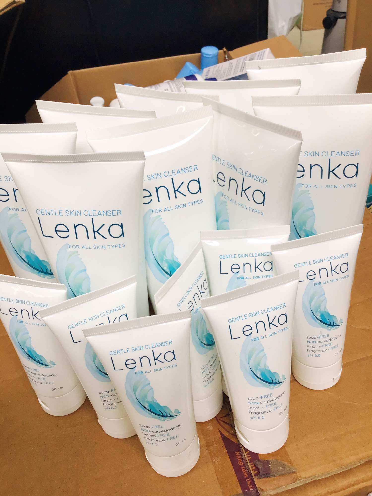 Sữa rửa mặt Lenka