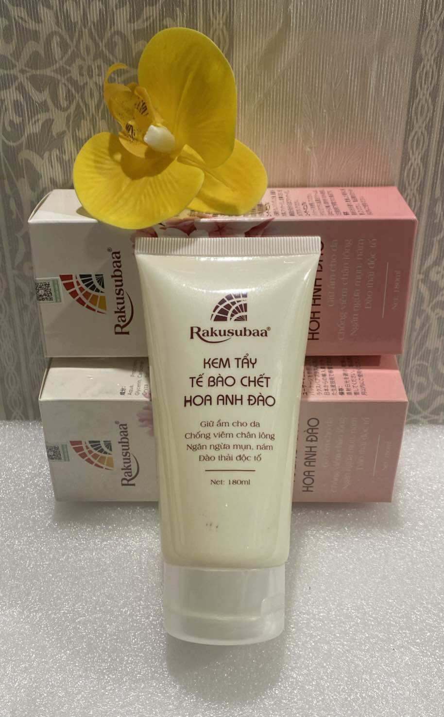 KEM TẨY TẾ BÀO CHẾT HOA ANH ĐÀO RAKUSUBAA