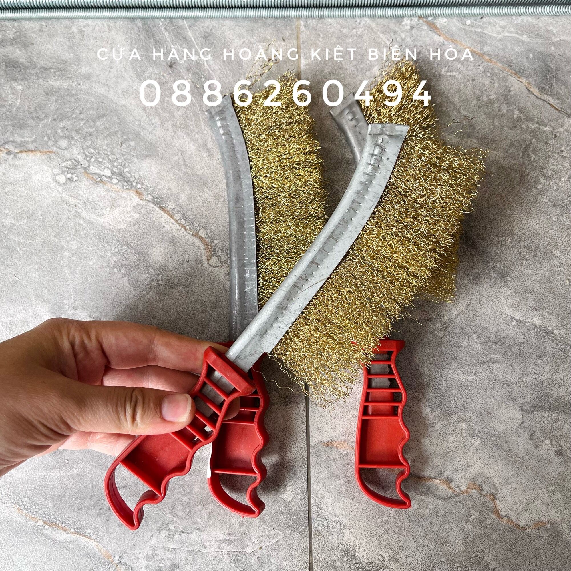 BÀN CHẢI ĐÁNH RỈ CHỔI SẮT CÁN ĐỎ GIÁ RẺ