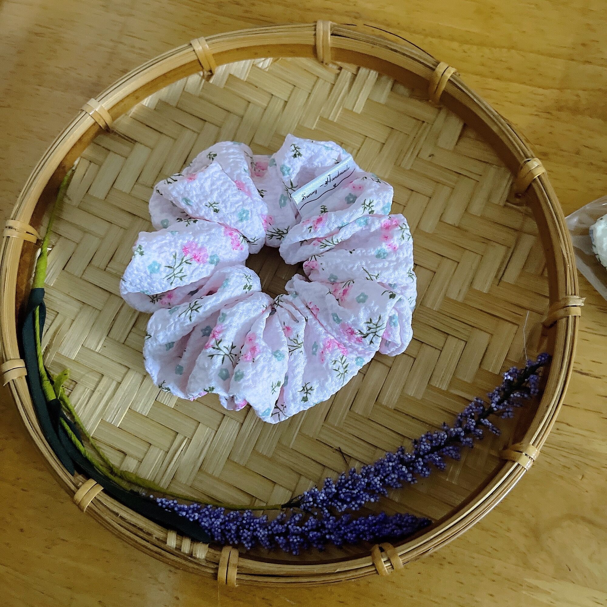 Scrunchies- Đồ cột tóc họa tiết hoa anh đào
