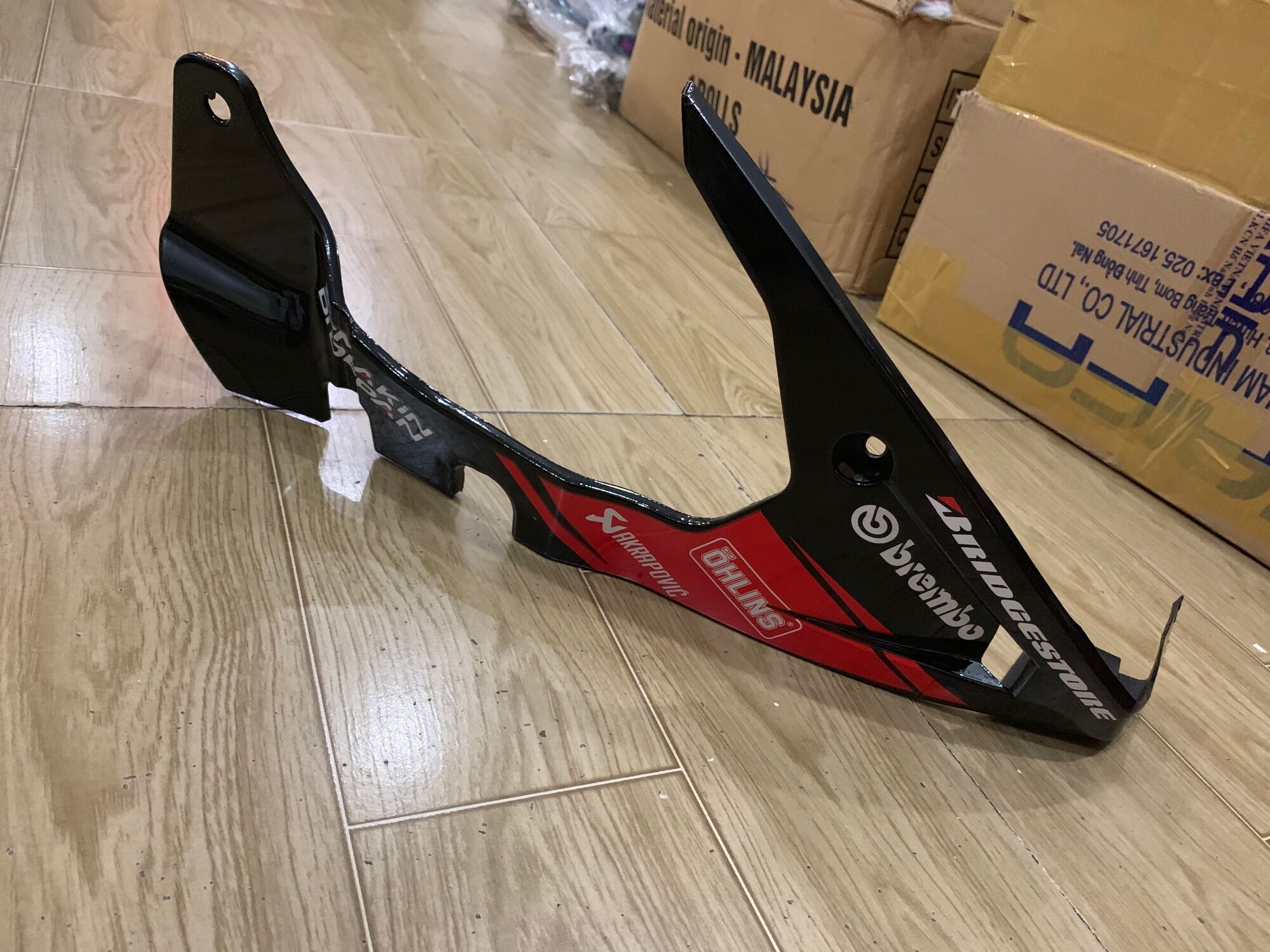 Mỏ cày xe exciter 150 màu đen bóng tem đỏ
