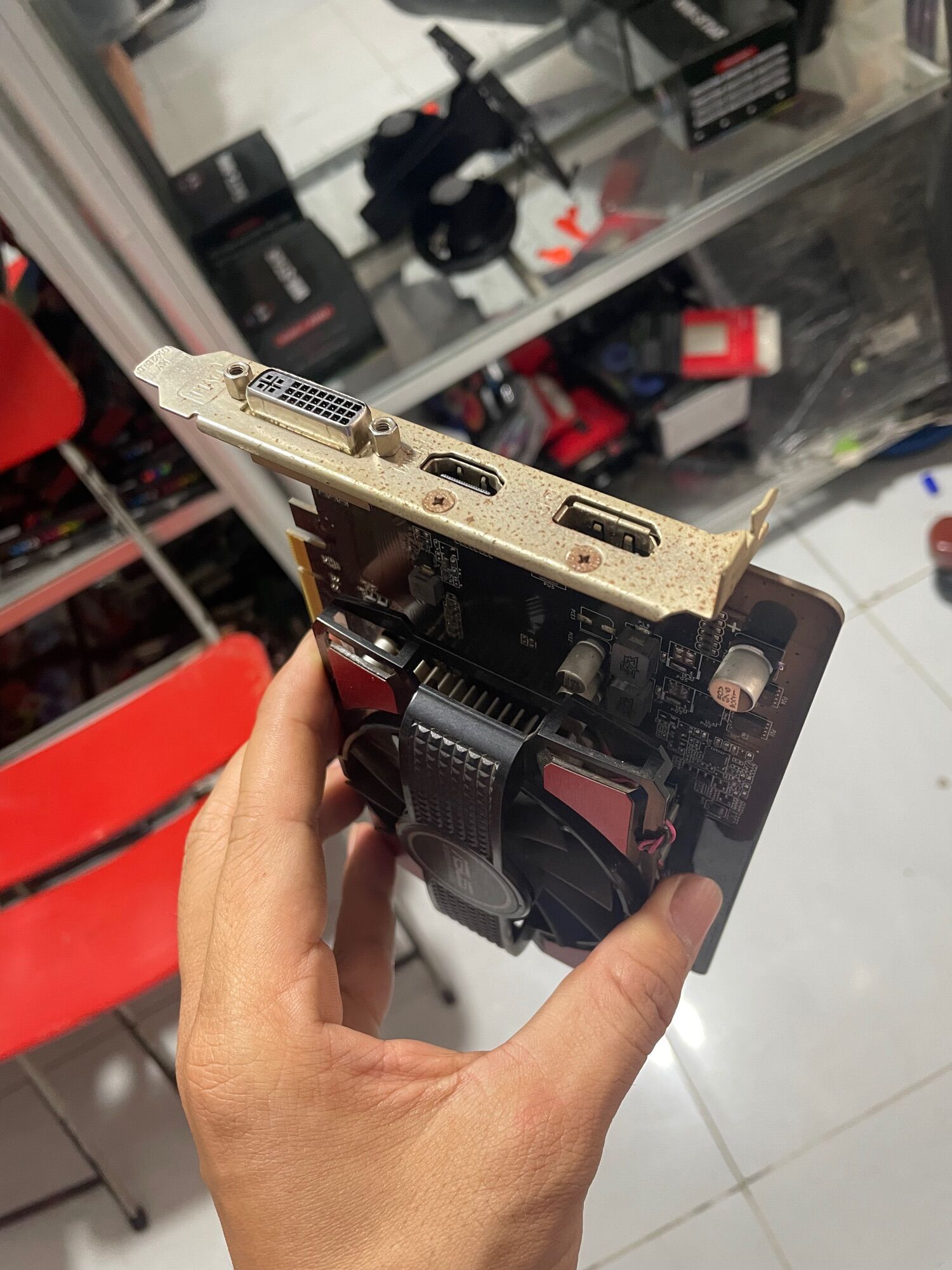 Card màn hình máy tính ASUS R7250-2GD5 (AMD Radeon R7 250, 2GB GDDR5, 128-bit, PCI Express 3.0)