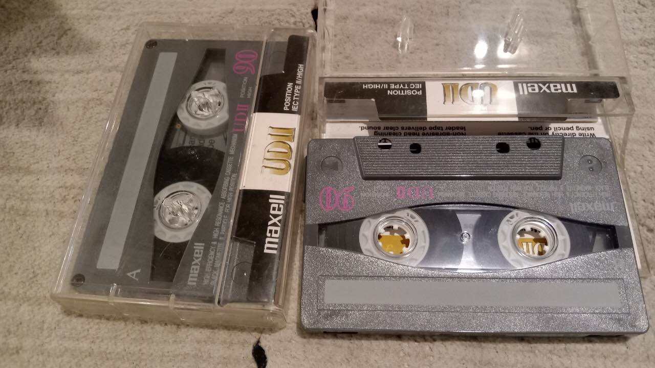 5 cuốn băng cassette sony cũ,Maxell xám&amp; đen.băng kinh phật, nhạc..v.v