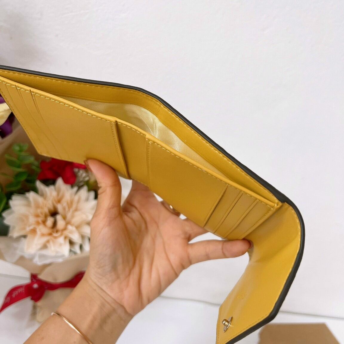 Ví coach hoa phun nổi siêu xinh