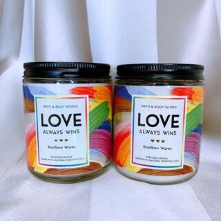 Nến thơm 1 tim Bath & Body Works Love always wins 198g.
