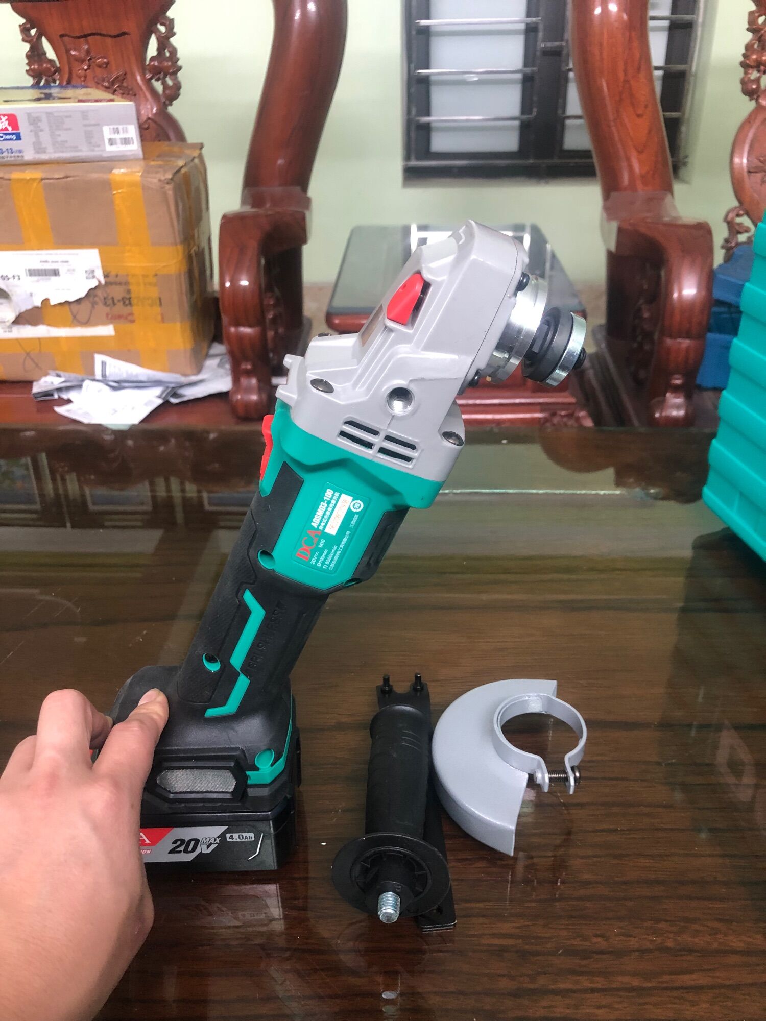 Máy mài pin DCA 20v adsm06-100 chính hãng