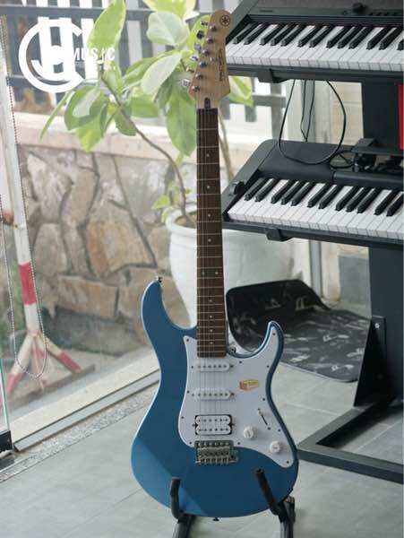 Đàn Guitar điện Yamaha Pacifica 112J nhiều màu