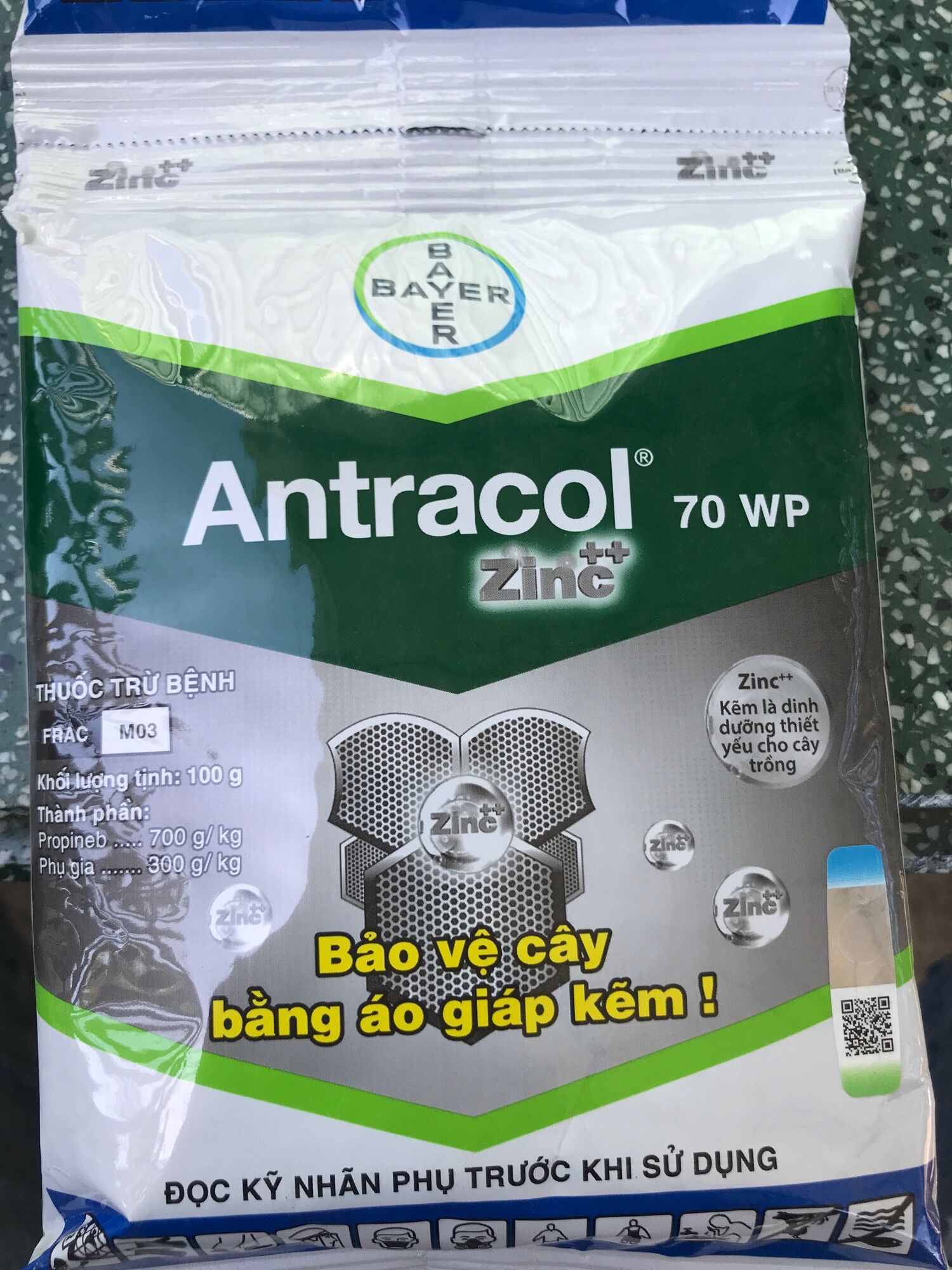 Thuốc trừ Antracol 70wp