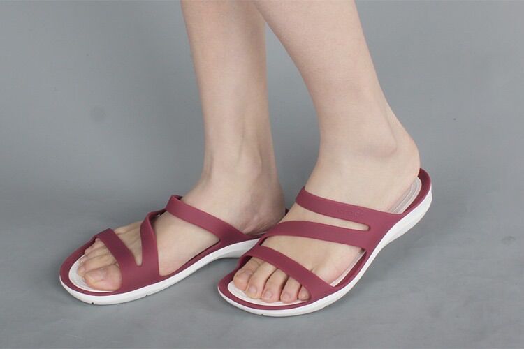 Dép lê Wave Cross cho nữ (màu đỏ mận)