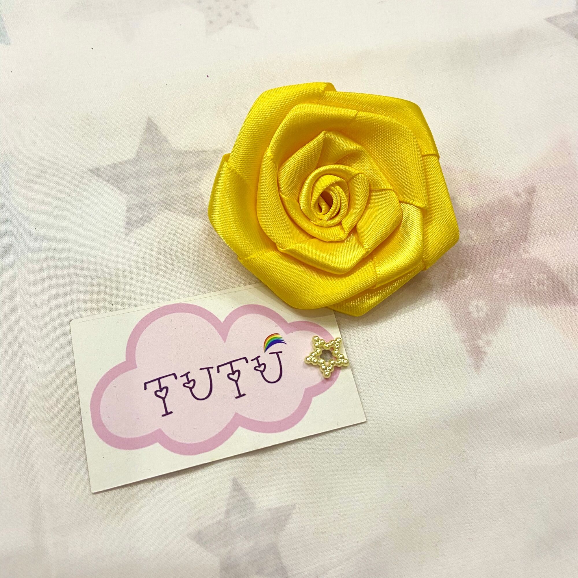 Hoa hồng cuốn satin kích thước 7cm