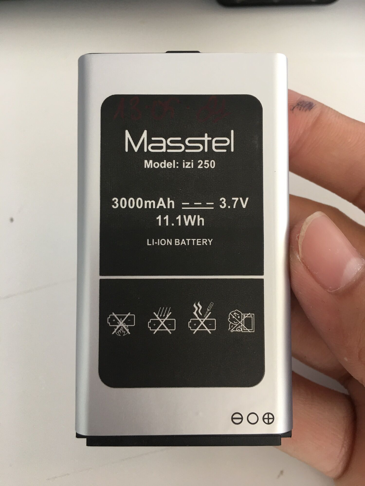 Pin masstel izi250 chính hãng