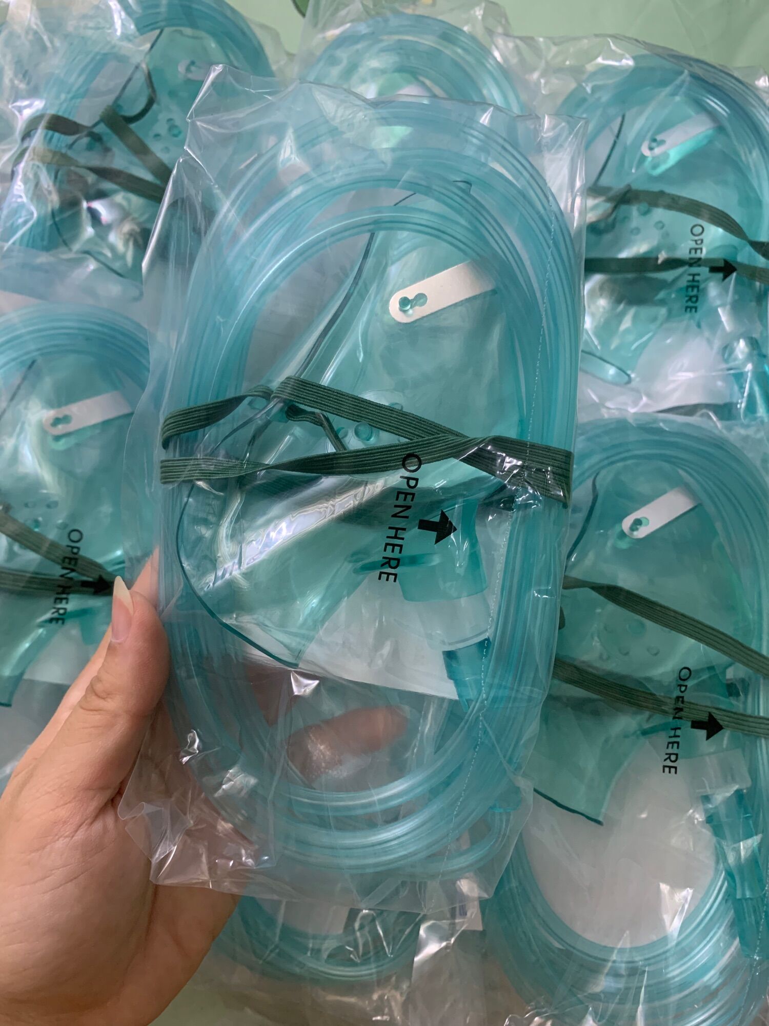 Mặt nạ thở oxy, Mask thở oxy có túi và không túi