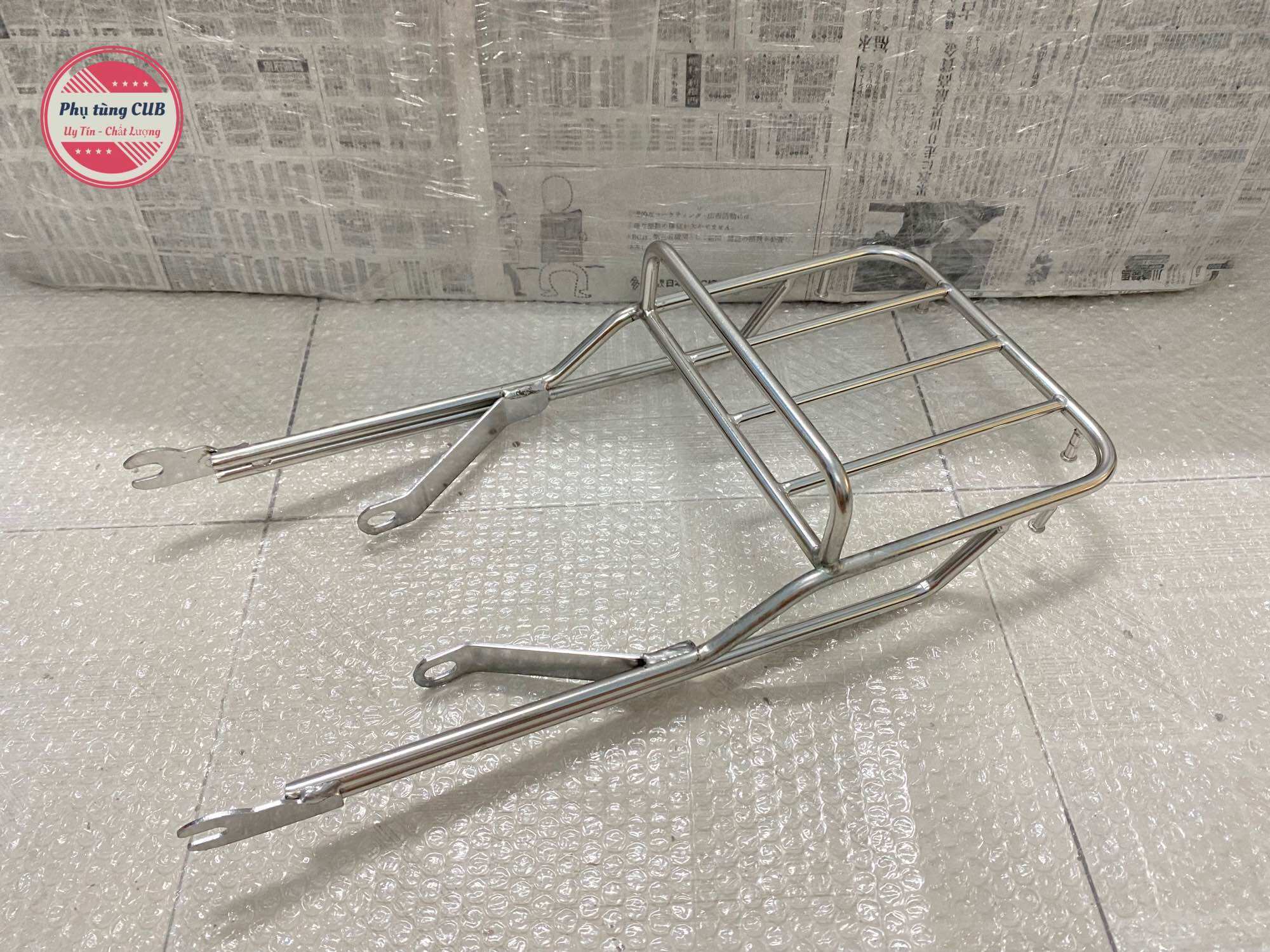 Baga đuôi có tay xách cho xe cub ( chất liệu inox )