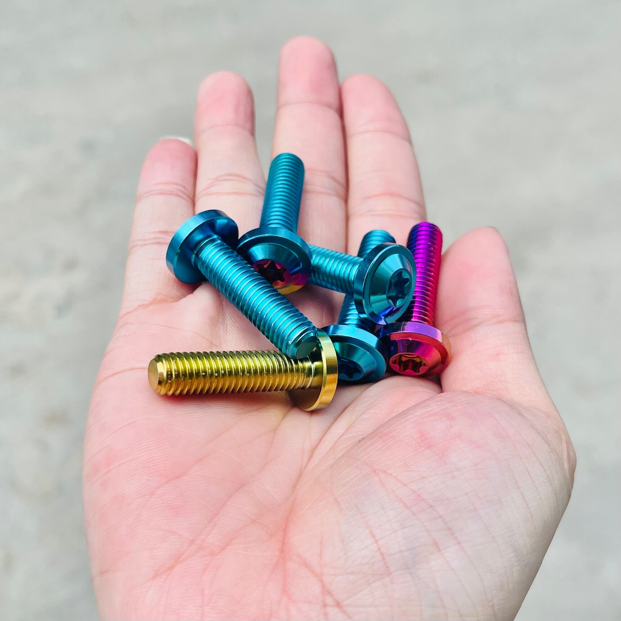 Combo 6 ốc titan gắn ti phuộc trước raider satria fi và sonic siêu đẹp