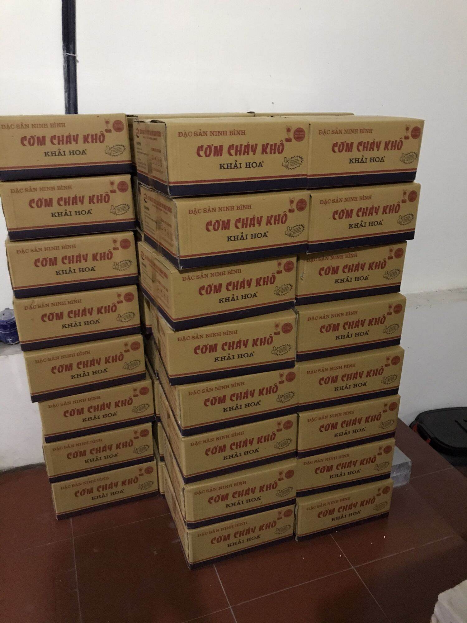 1 thùng cơm cháy khô chưa chiên 390k