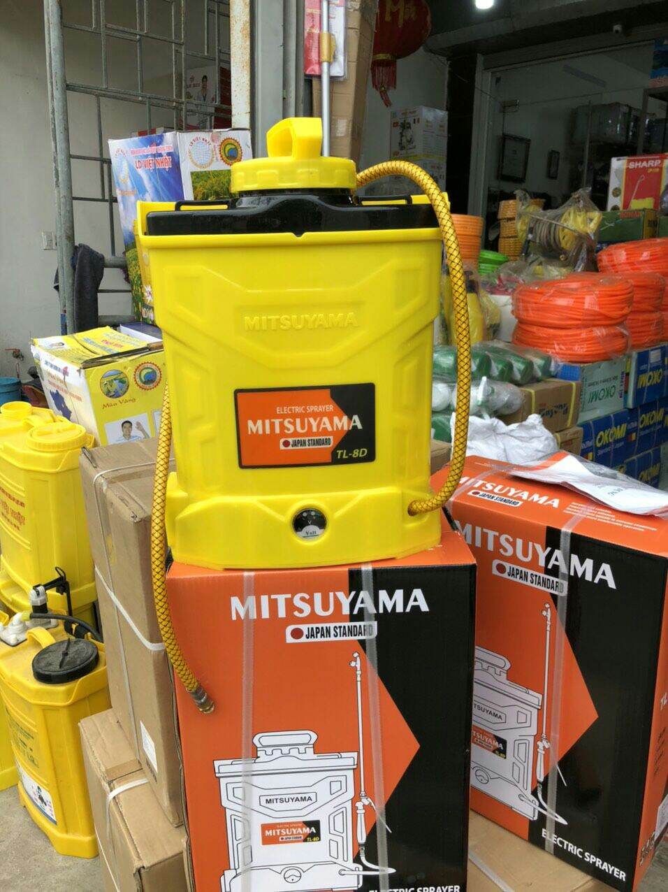 Bình phun điện 8 lít và 12l Mitsuyama Nhật Bản