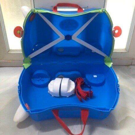 Vali Trunki chòi chân quà tặng từ Nan