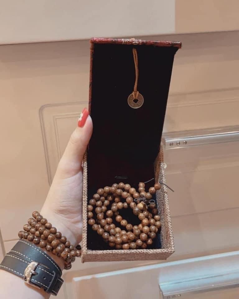 Vòng tay trầm hương chuỗi 108 hạt trầm 100% tự nhiên