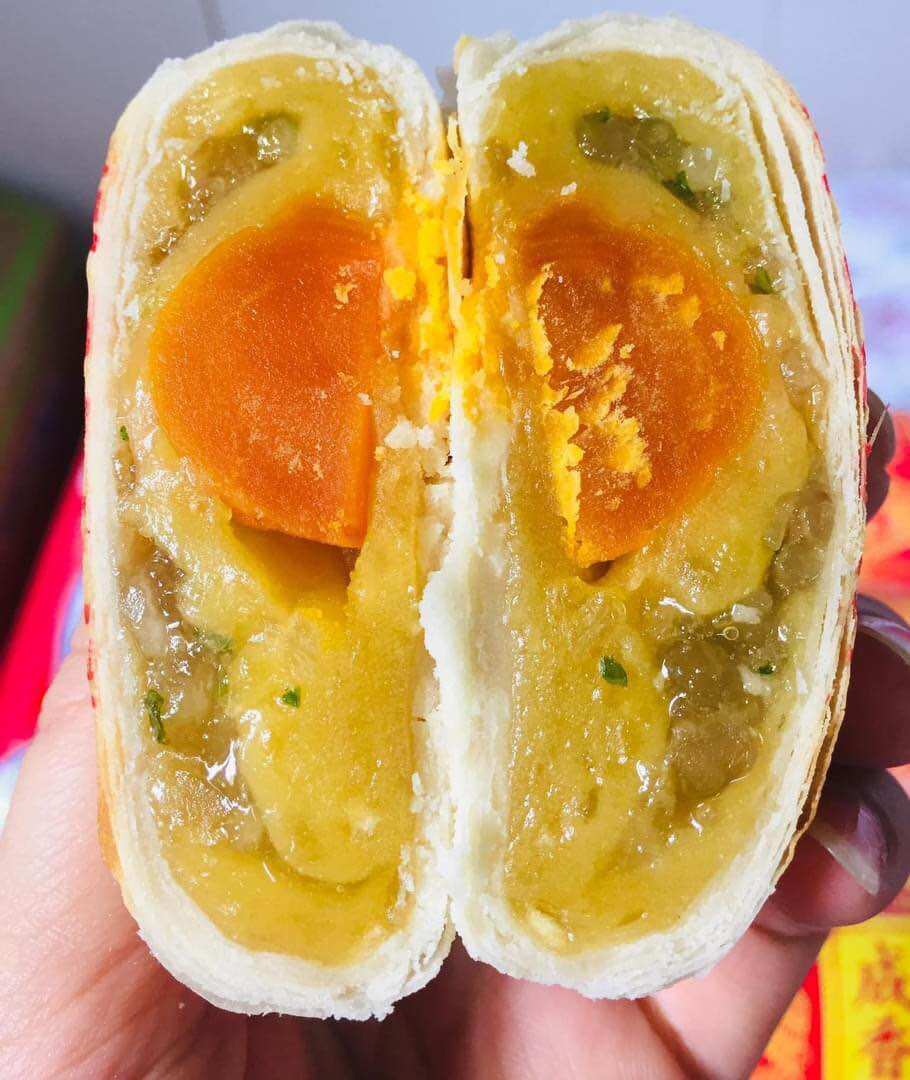 Bánh pía giấy xưa - Vị truyền thống