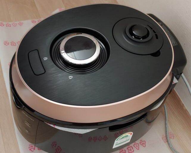Nồi Cơm Áp Suất Điện Tử Cuckoo CRP-QS1010FG

(쿠쿠 전기압력밥솥 CRP-QS1010FG 10인용)