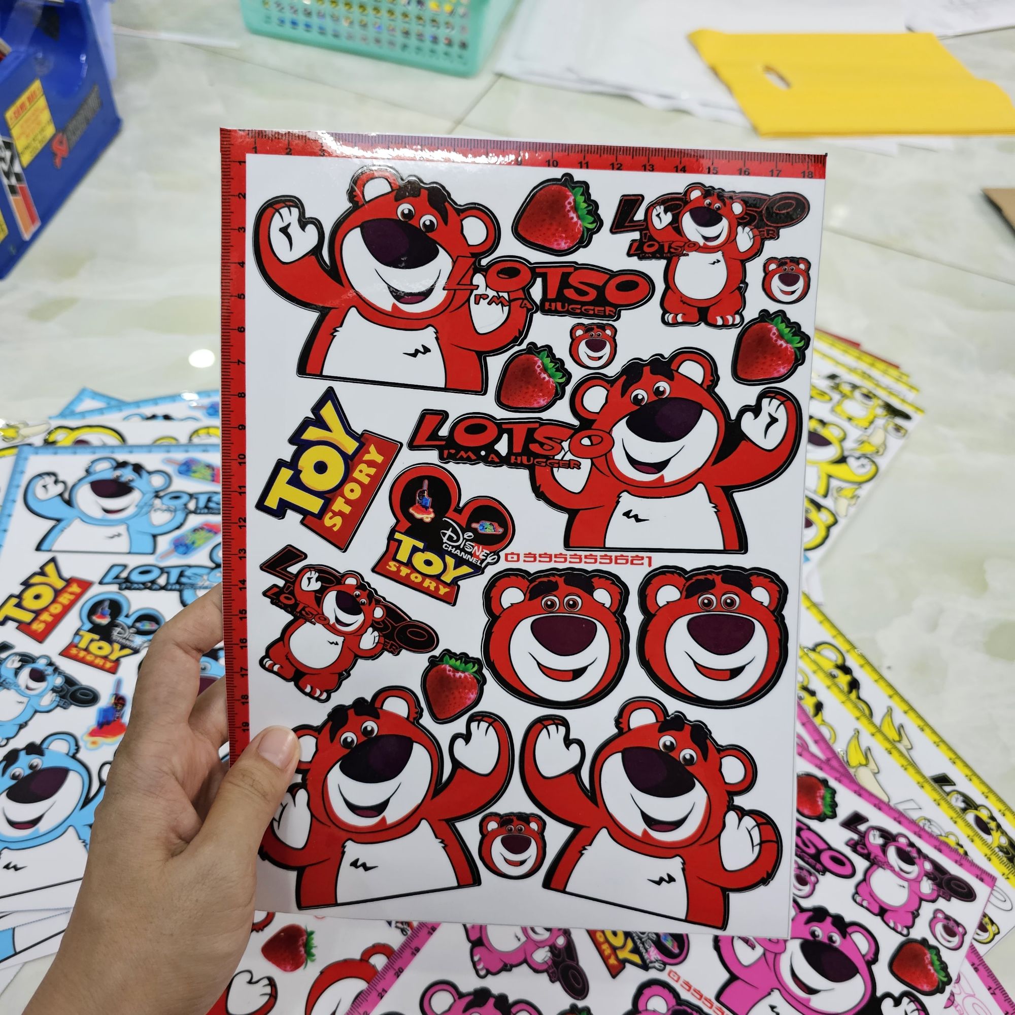 Tem logo sticker a4 gấu dâu lotso dán trang trí xe máy kích thước 18x25cm