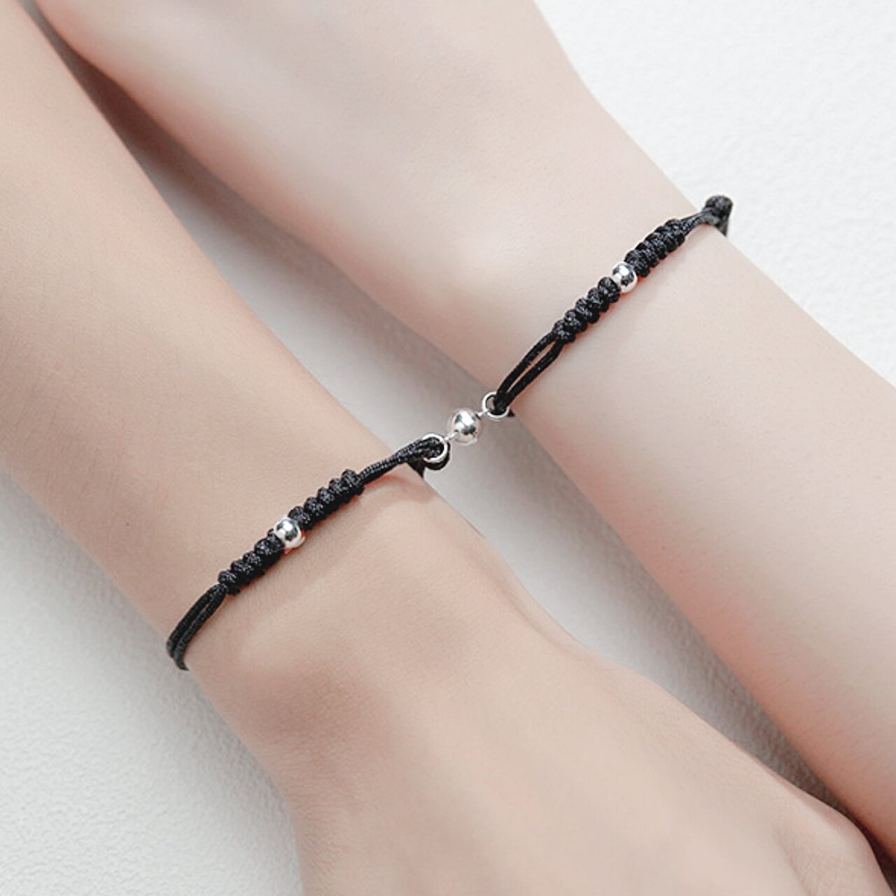Set 2 vòng tay hạt bạc 925 cho nam và nữ, vòng đôi nam châm thời trang, vòng cặp tình yêu.