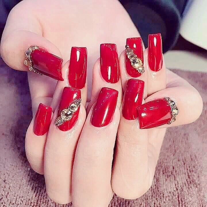 Nailbox Sơn Gel Móng Tay Đỏ Đính Đá Vàng Cao Cấp