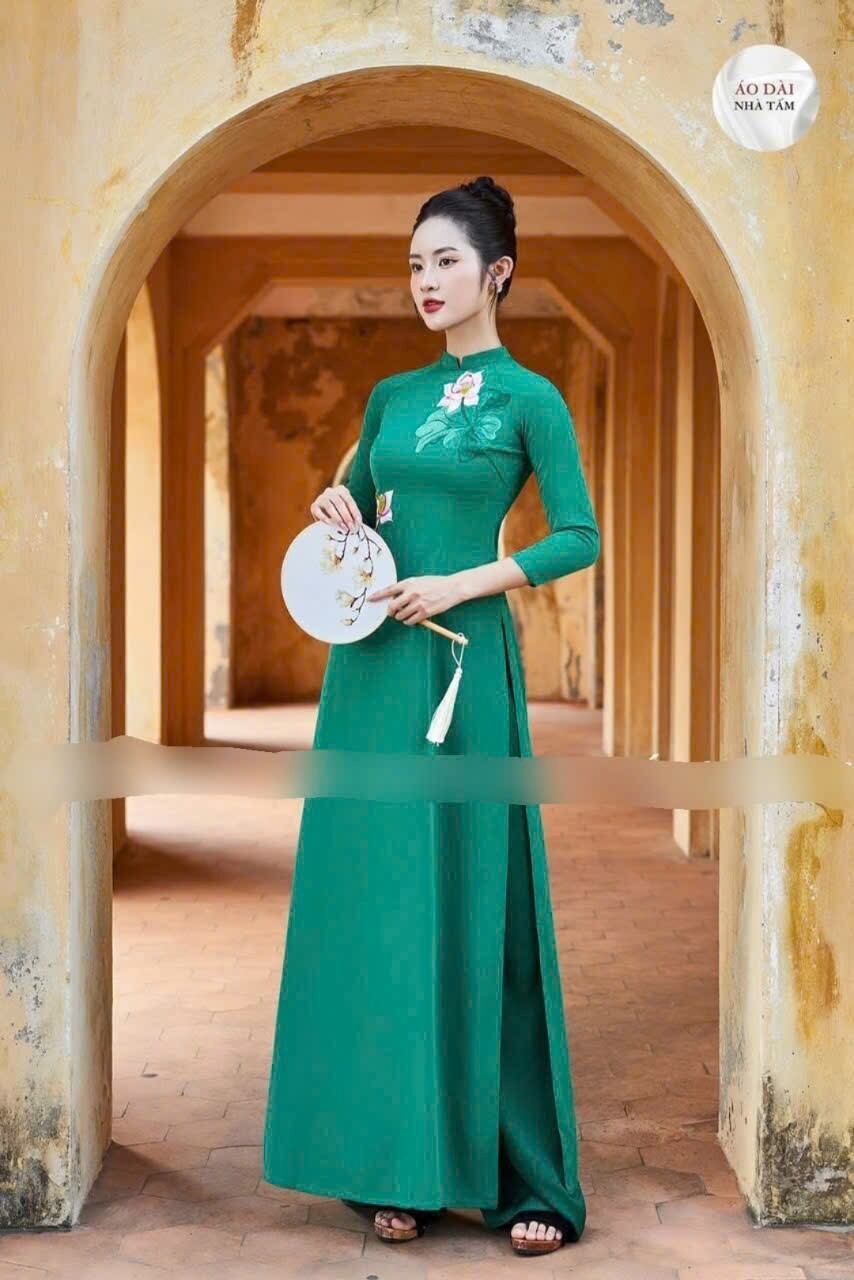 Áo dài lụa Tây Thi thêu hoa cao cấp (chỉ áo)