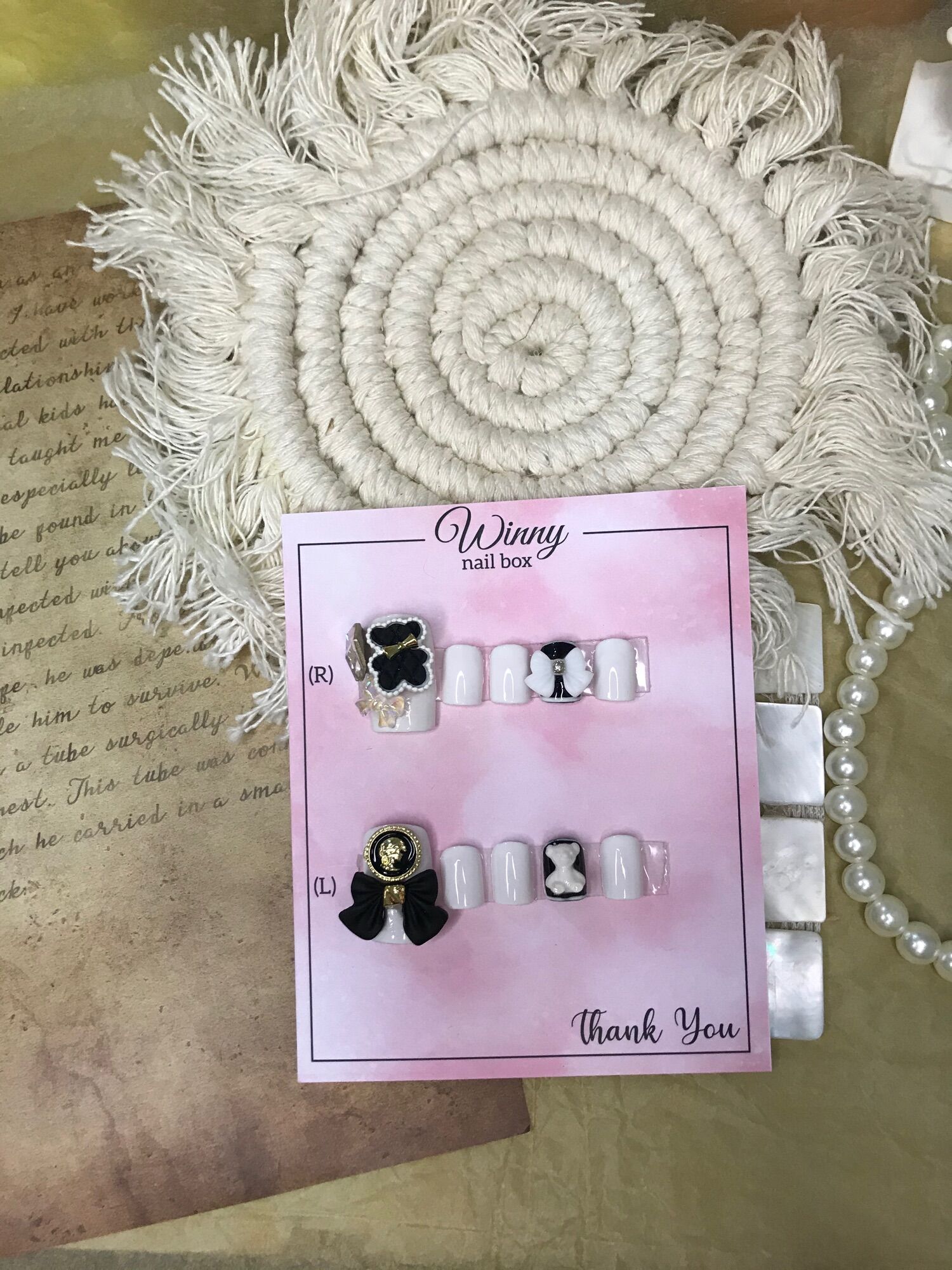Nailbox móng up móng giả chân trắng đen nơ to