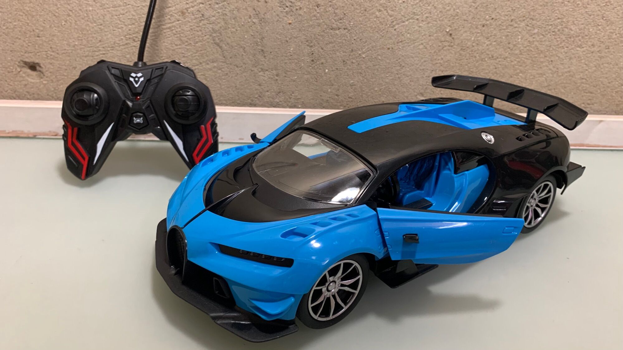 Siêu Xe Bugatti Chiron điều khiển từ xa có chức năng đóng mở cửa | Đồ chơi xe điều khiển từ xa dùng pin sạc