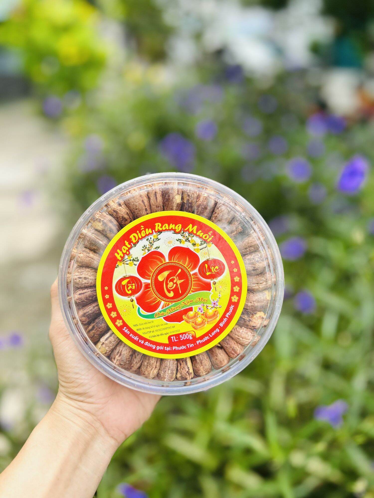 Hạt điều xếp hoa