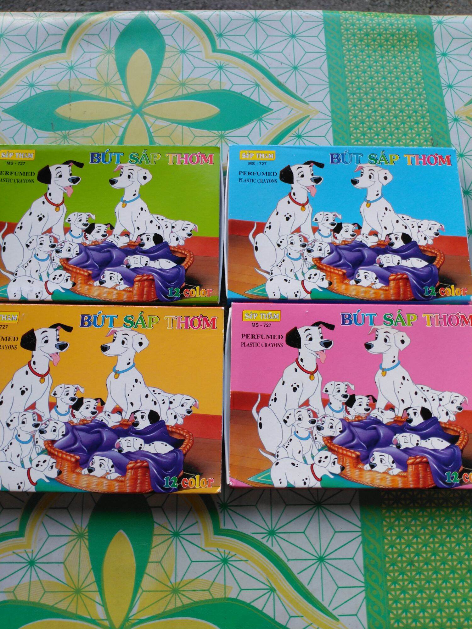 [ HCM ] Hộp bút sáp thơm 12 màu ( giao ngẫu nhiên )