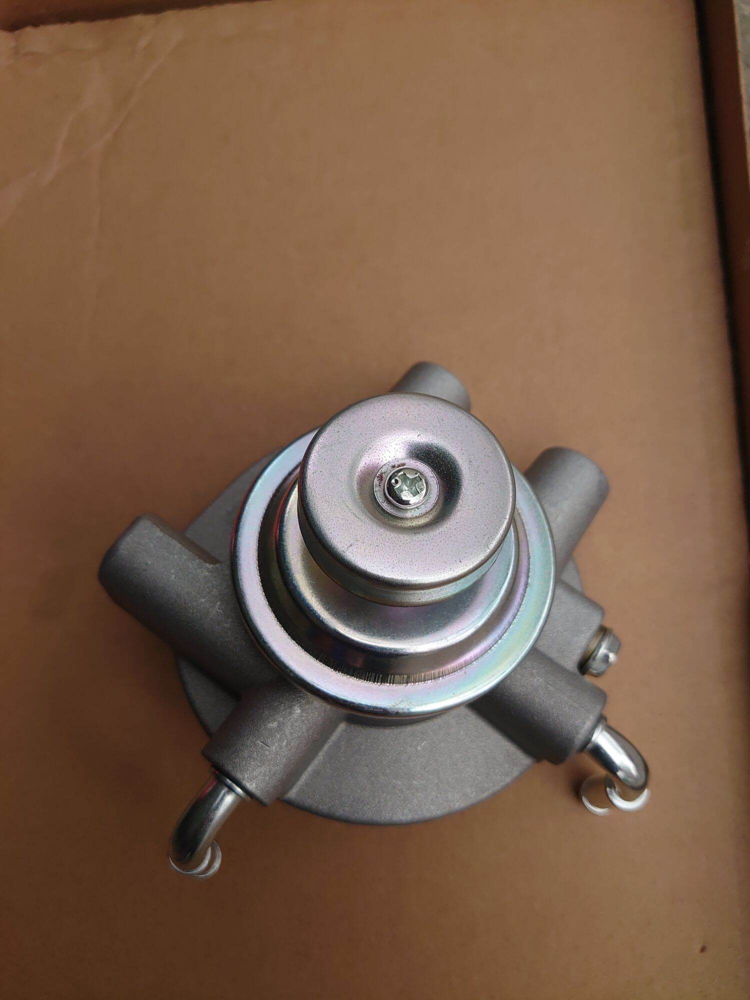 Bơm tay xe nâng tcm c240