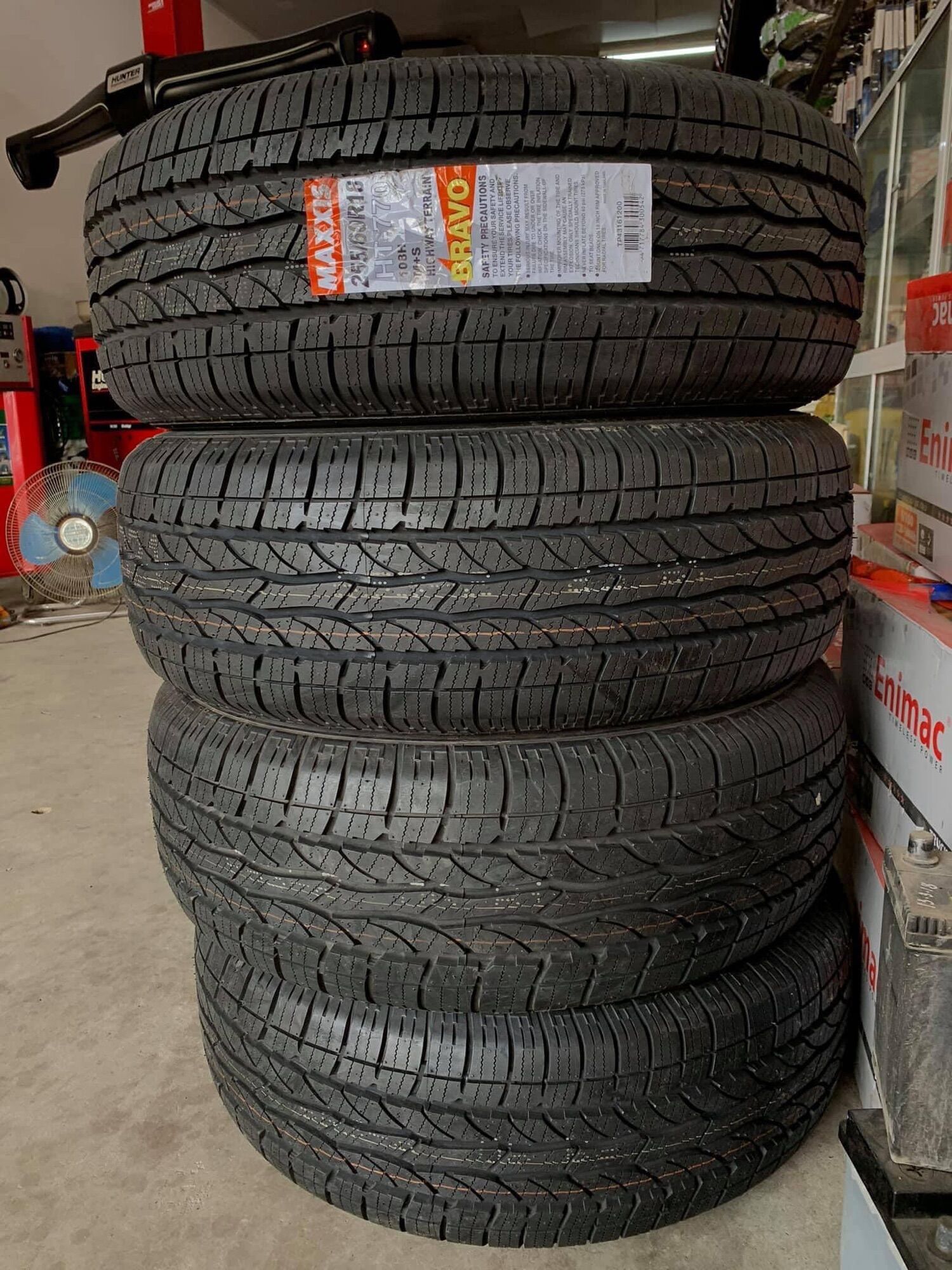 Lốp ô tô 255/60R18 Maxxis Thái Lan