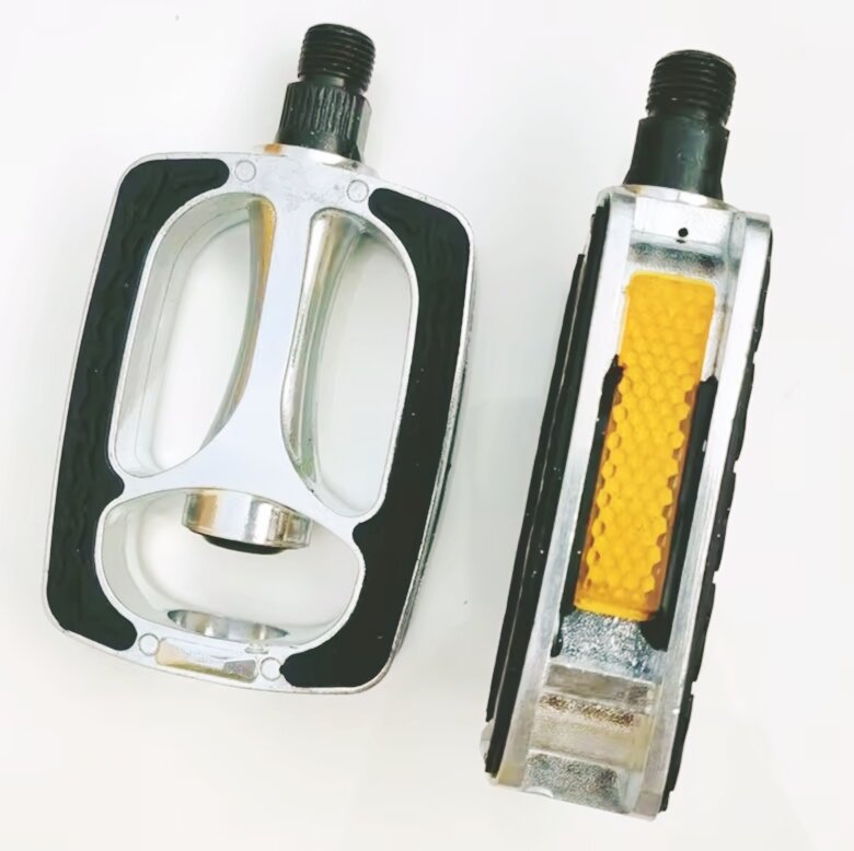 BÀN ĐẠP XE ĐẠP 650 -680 - 2.CÁI....