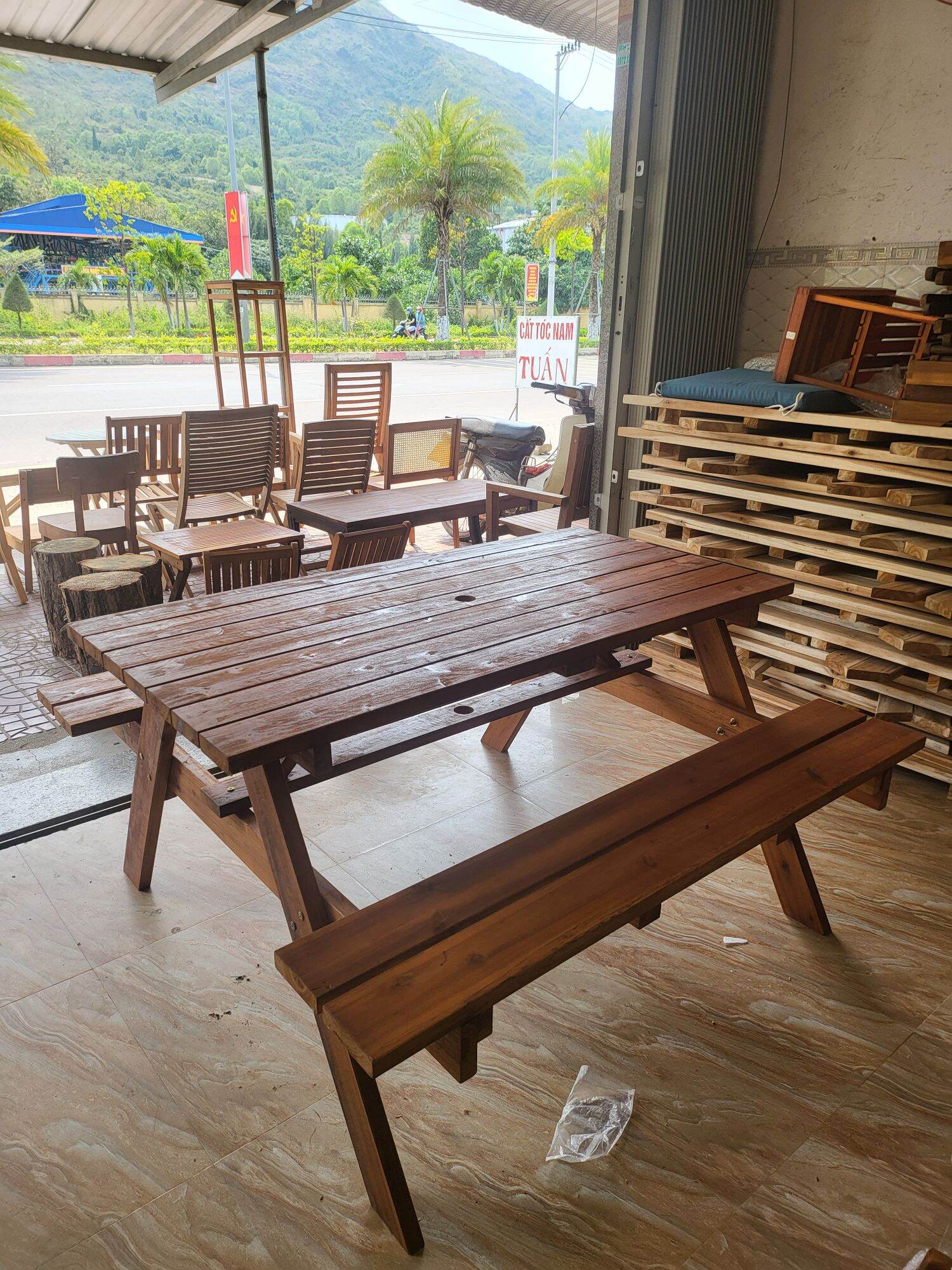Ghế chữ A ngoài trời, ghế liền bàn (Nếu phí ship cao hãy nhắn tin cho shop)