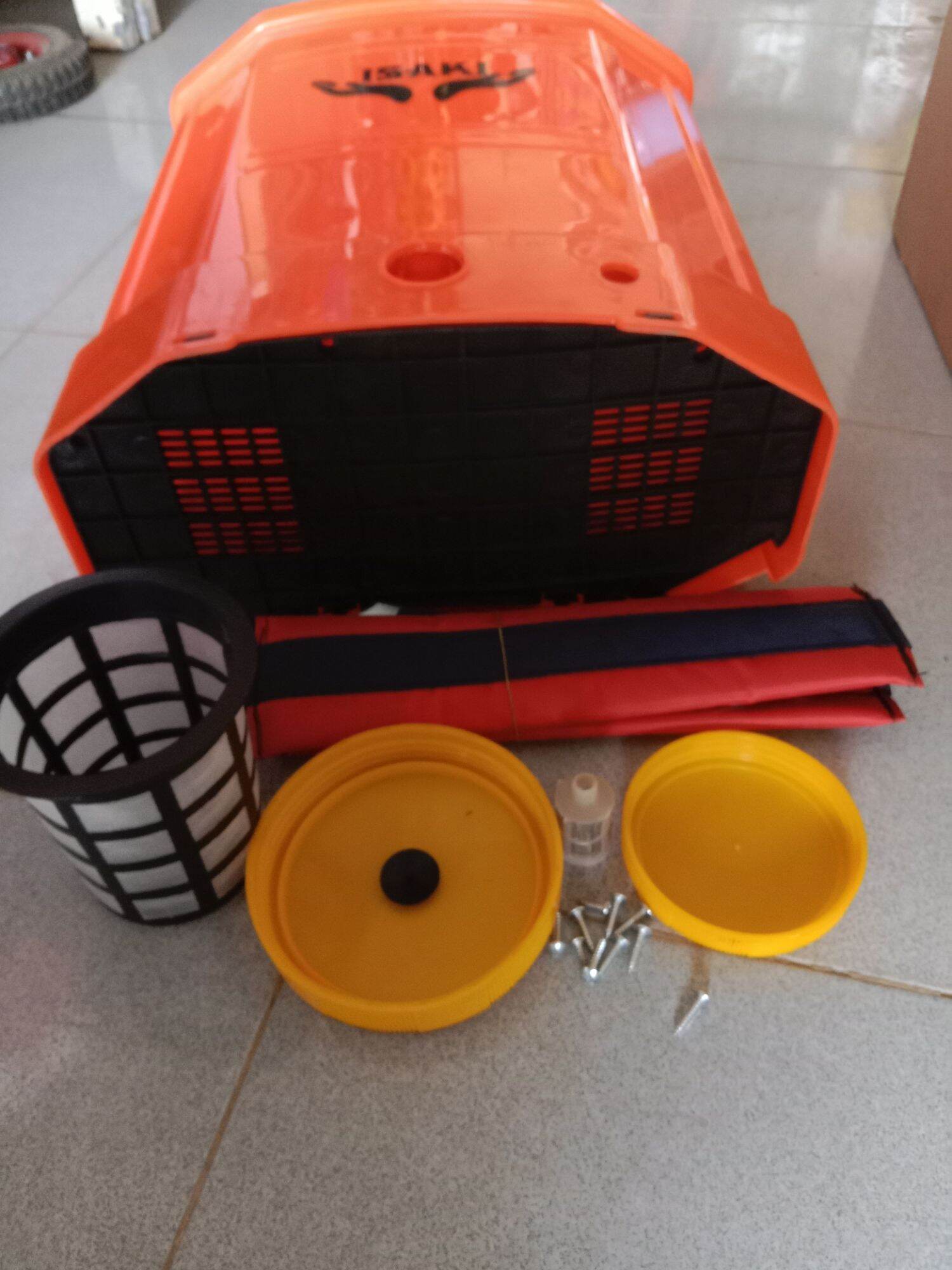 VỎ BÌNH XỊT ĐIỆN 20L LOẠI  DÀY ĐẸP ( kèm  theo đây đeo)