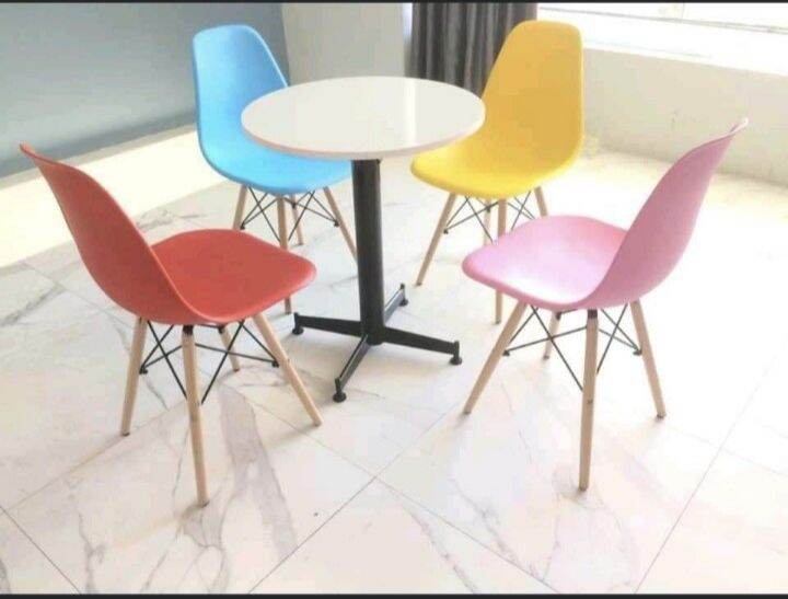 bàn ghế EAMES(1bàn+4ghế)