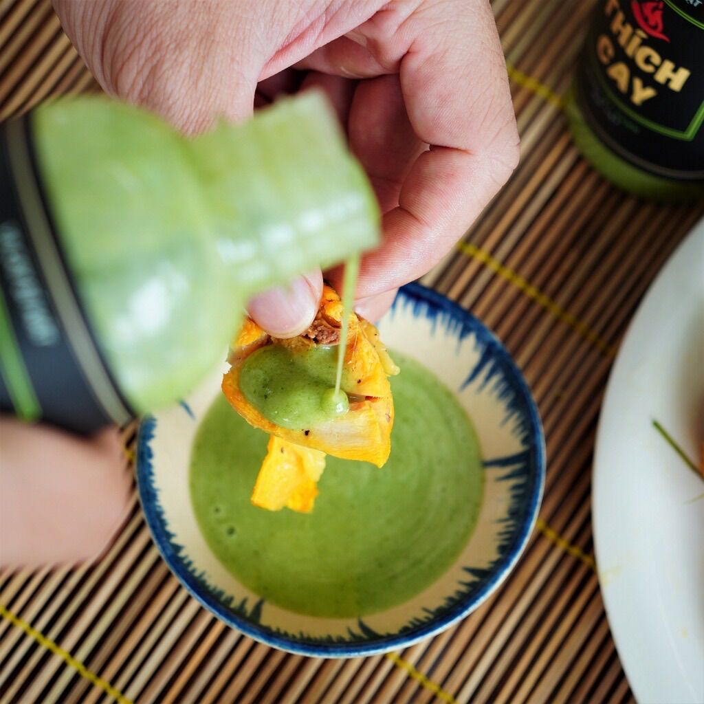 Nước chấm xanh mù tạt Thích Cay- chai 250ml