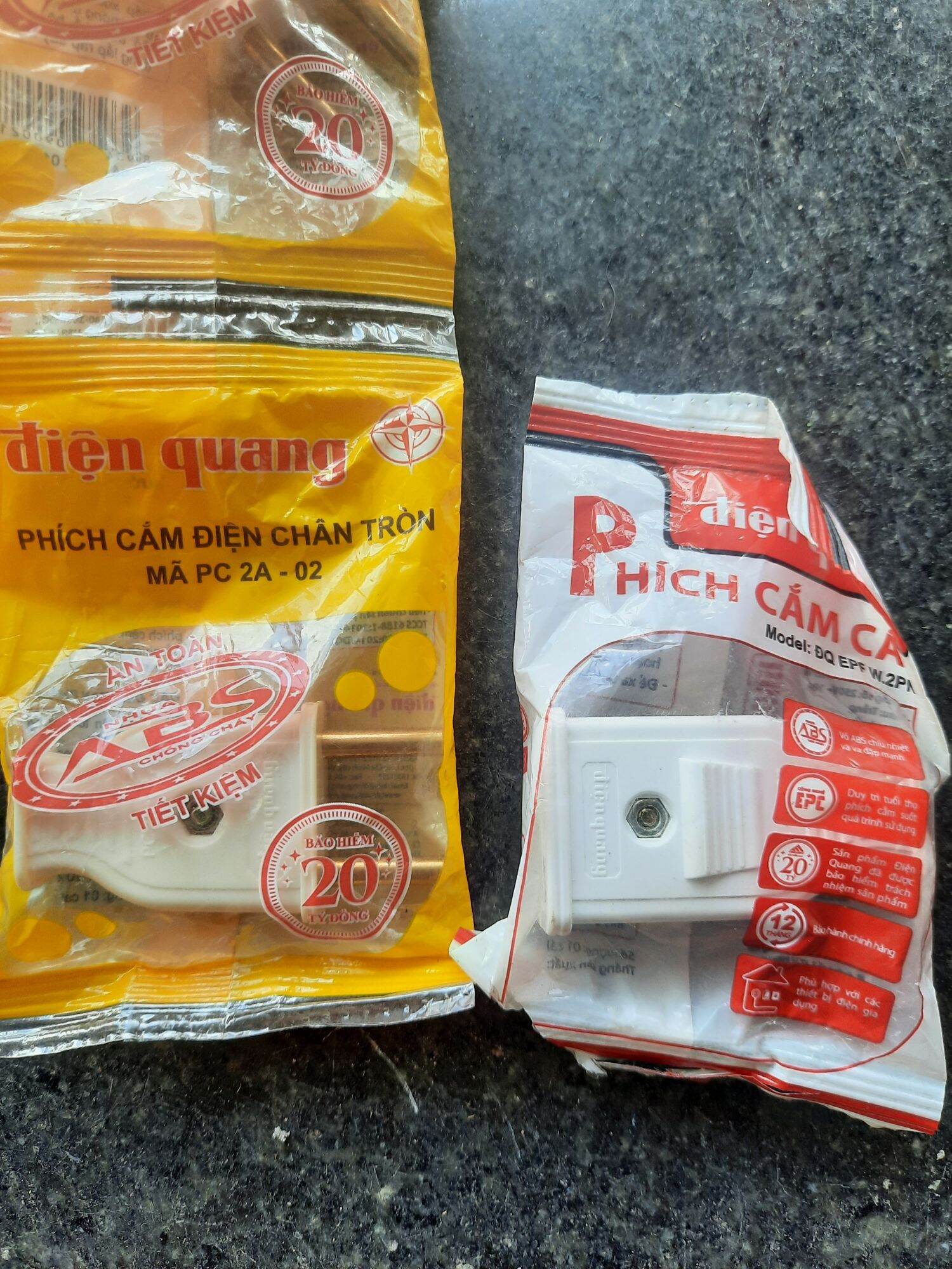 [HCM]Bộ 2 phích cắm Điện Quang