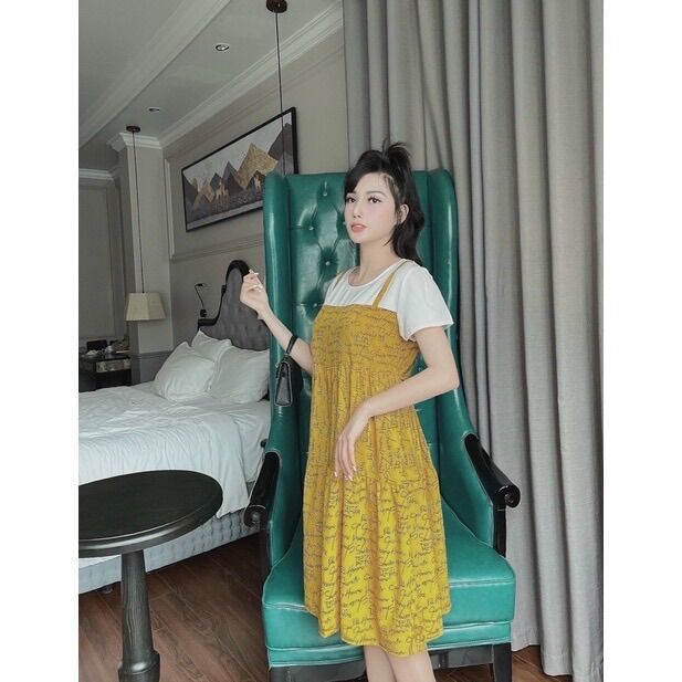 Đầm bầu giả yếm vàng trẻ trung