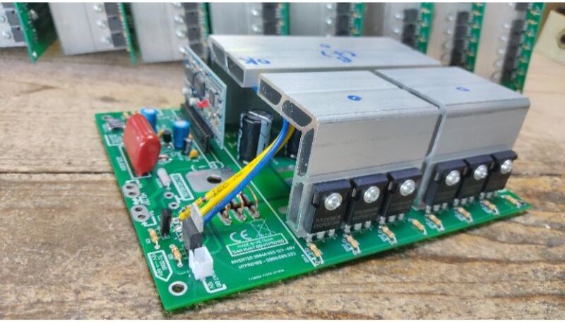 Vatlieu3s nhôm tản nhiệt cho bo mạch kích điện , bo mạch invecter , mạch sóng sin